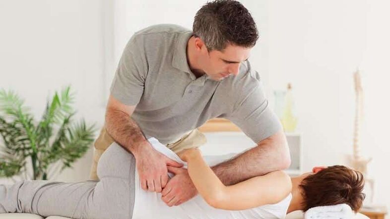 تدليك لعلاج الألم في أسفل الظهر